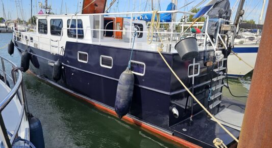 Dart 40 De Vries van Lentsch motorboot 12 m met computer PLC besturing